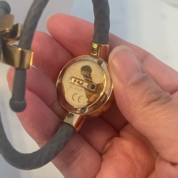 GUC- Authentic Mk Crosby Activity trackers - Picture 4 of 10